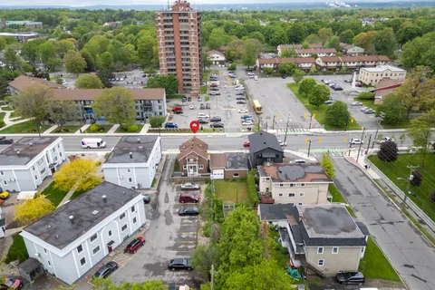 412 Montreal Road, ON K1K 0V4