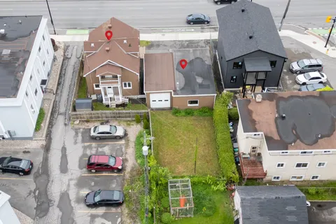 412 Montreal Road, ON K1K 0V4