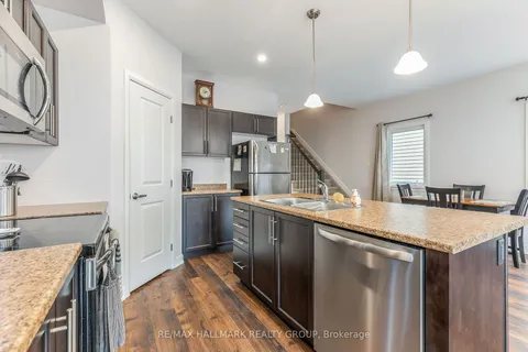 90 Vimy Ridge Crescent, ON K7S 0H7