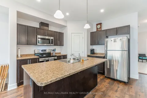 90 Vimy Ridge Crescent, ON K7S 0H7