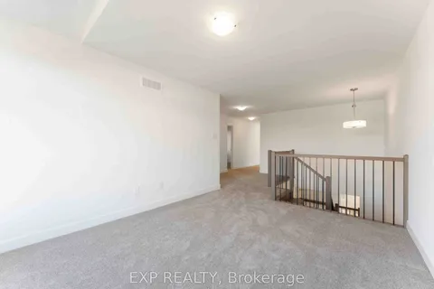 150 Highgarden Terrace, ON K1T 0W1