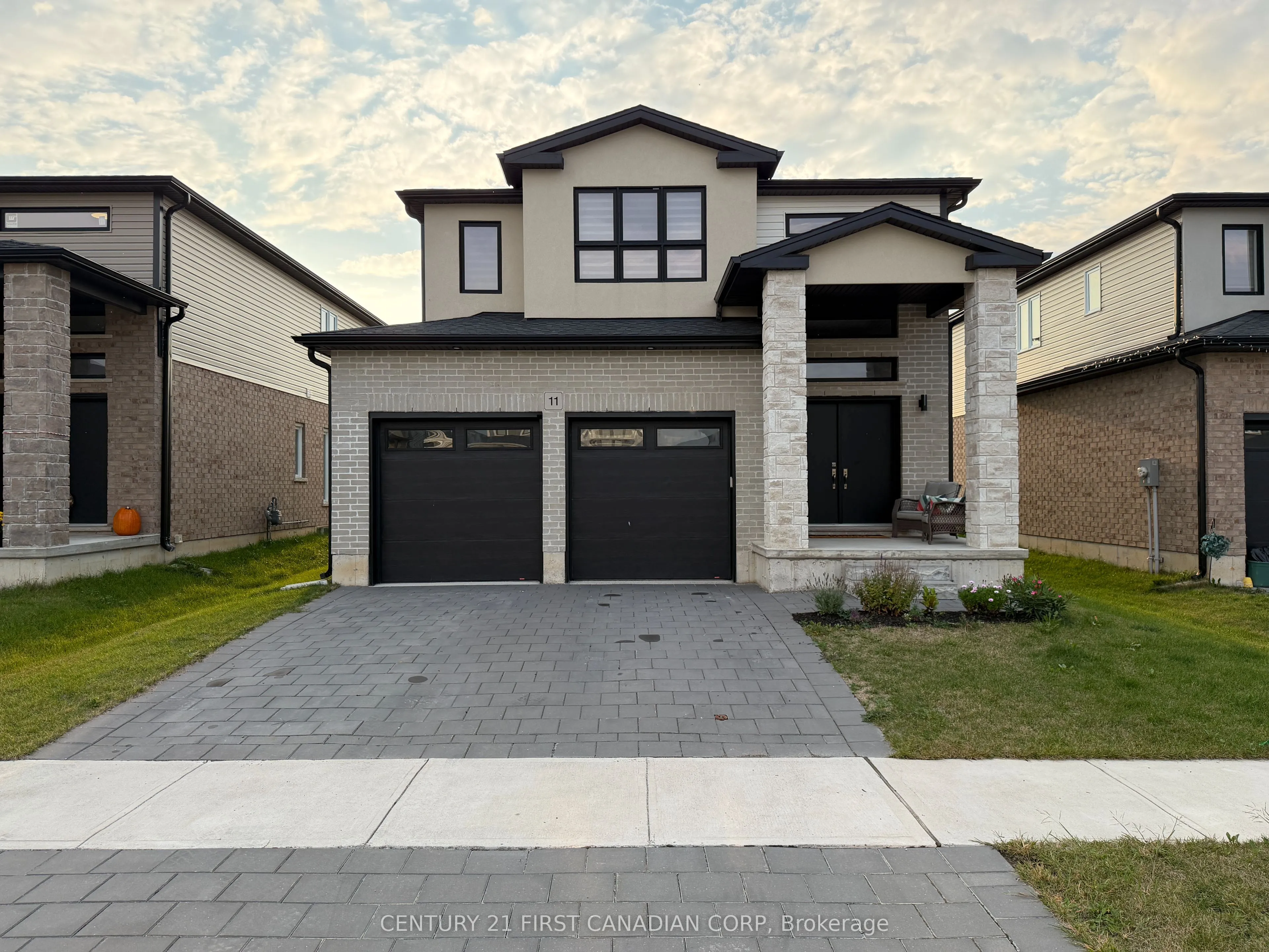 11 Triebner Street, ON N0M 1S2