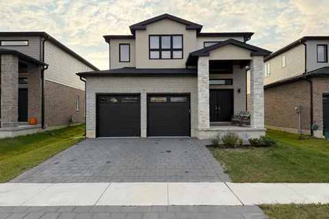 11 Triebner Street, ON N0M 1S2