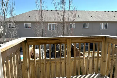 26 BORERS CREEK Circle, ON L8B 1W3