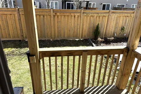 26 BORERS CREEK Circle, ON L8B 1W3