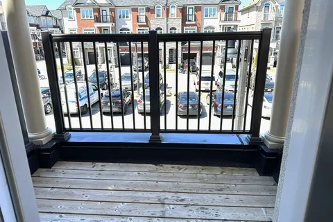 26 BORERS CREEK Circle, ON L8B 1W3