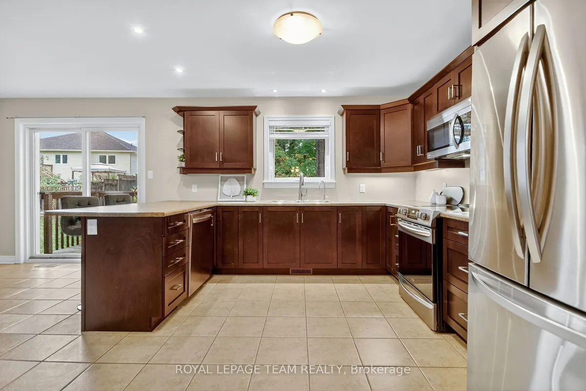 124 Comba Drive, ON K7C 4V7