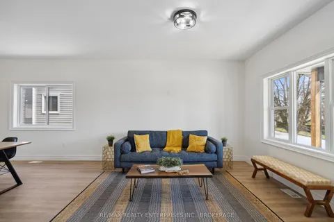 40 McMaster Avenue, ON L3B 3S8