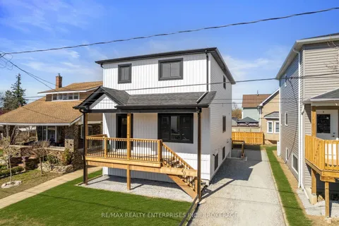 40 McMaster Avenue, ON L3B 3S8