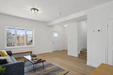 40 McMaster Avenue, ON L3B 3S8