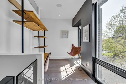 287B Dovercourt Avenue, ON K1Z 7H4