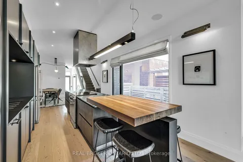 287B Dovercourt Avenue, ON K1Z 7H4