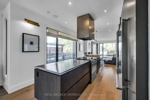 287B Dovercourt Avenue, ON K1Z 7H4