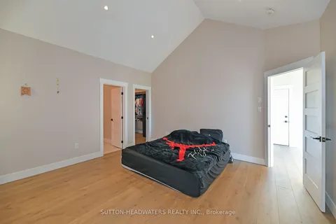 374170 6th Line, ON L9W 0M6