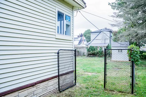 383 Edmonton Street, ON N5W 4Y6