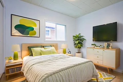 383 Edmonton Street, ON N5W 4Y6