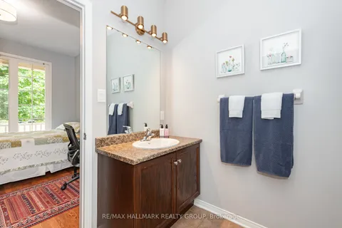 102 Kelso Private, ON K2J 0L9