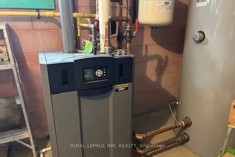 35 Aqueduct Street, ON L3C 1B7