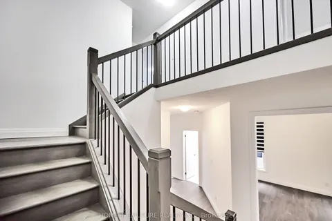 249.5 King Street, ON N5C 1H4