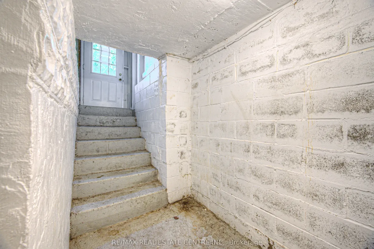 77 Emerson Street, ON L8S 2X5