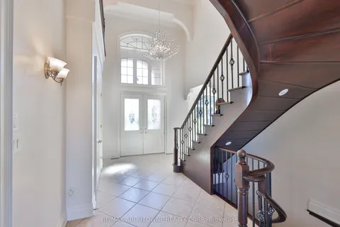 803 Ridge Road, ON L8J 2Y3