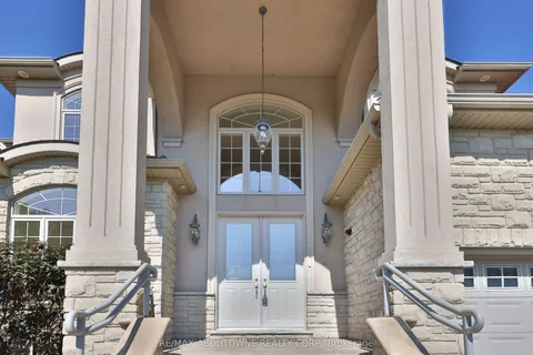 803 Ridge Road, ON L8J 2Y3