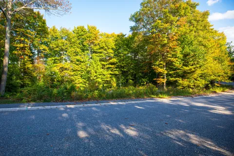 24 Estate Drive, ON P0B 1J0