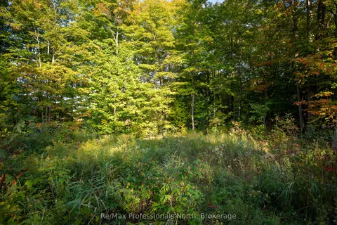 24 Estate Drive, ON P0B 1J0