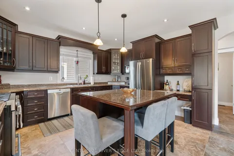 414 Brock Street, ON K6V 7A1