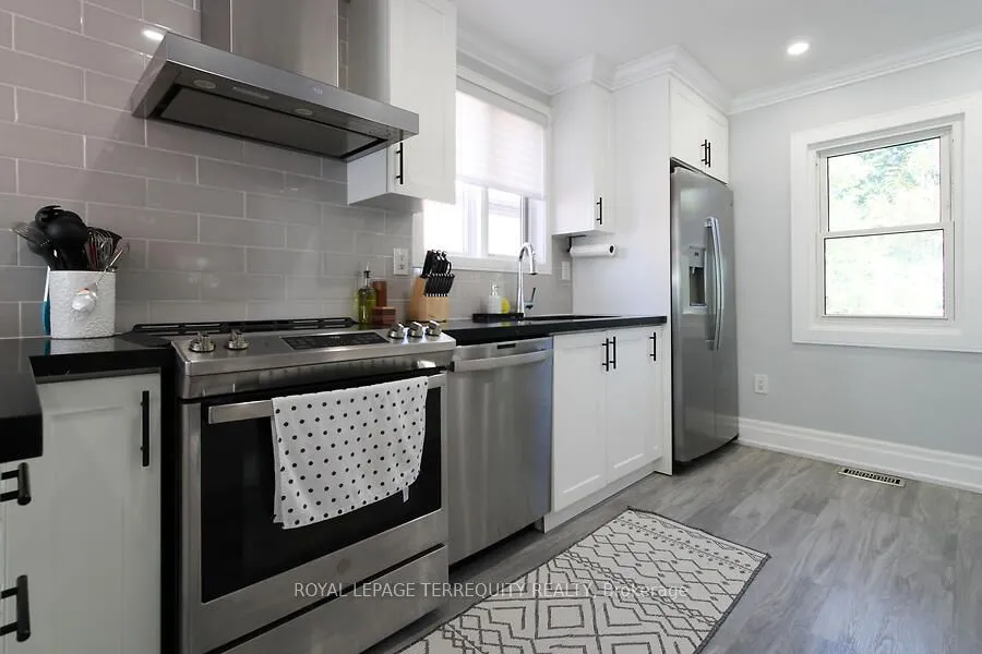 153 East 16th Street, ON L9A 4J4