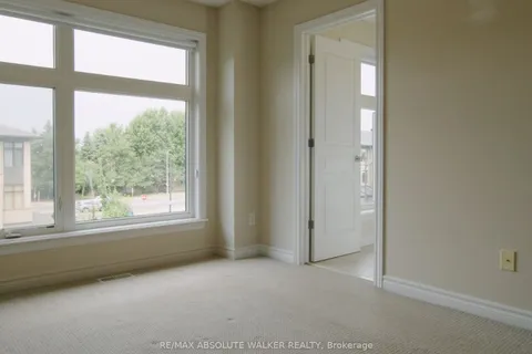 135 Wild Senna Way, ON K2J 5Z7