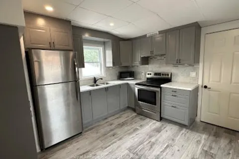 217 PRINCESS Street, ON P1B 1R1