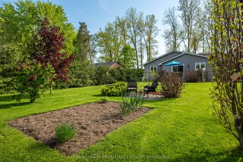 14 Sunset Lane, ON K7R 3K7