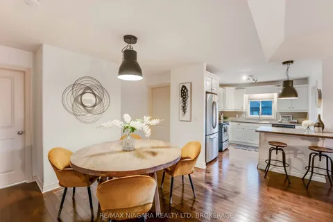 22 HENLEY Court, ON L3B 6E8