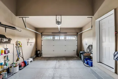 22 HENLEY Court, ON L3B 6E8