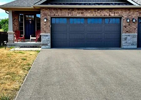 100 Spruce Gardens Court, ON K8N 0B5