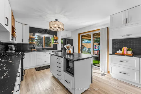 15 Oxford Boulevard, ON L3K 5C8