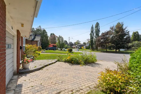 744 Spragge Crescent, ON K9A 2T5