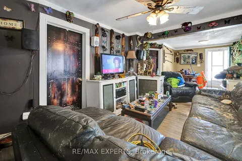 21 Fifth Street, ON L3B 4Z4