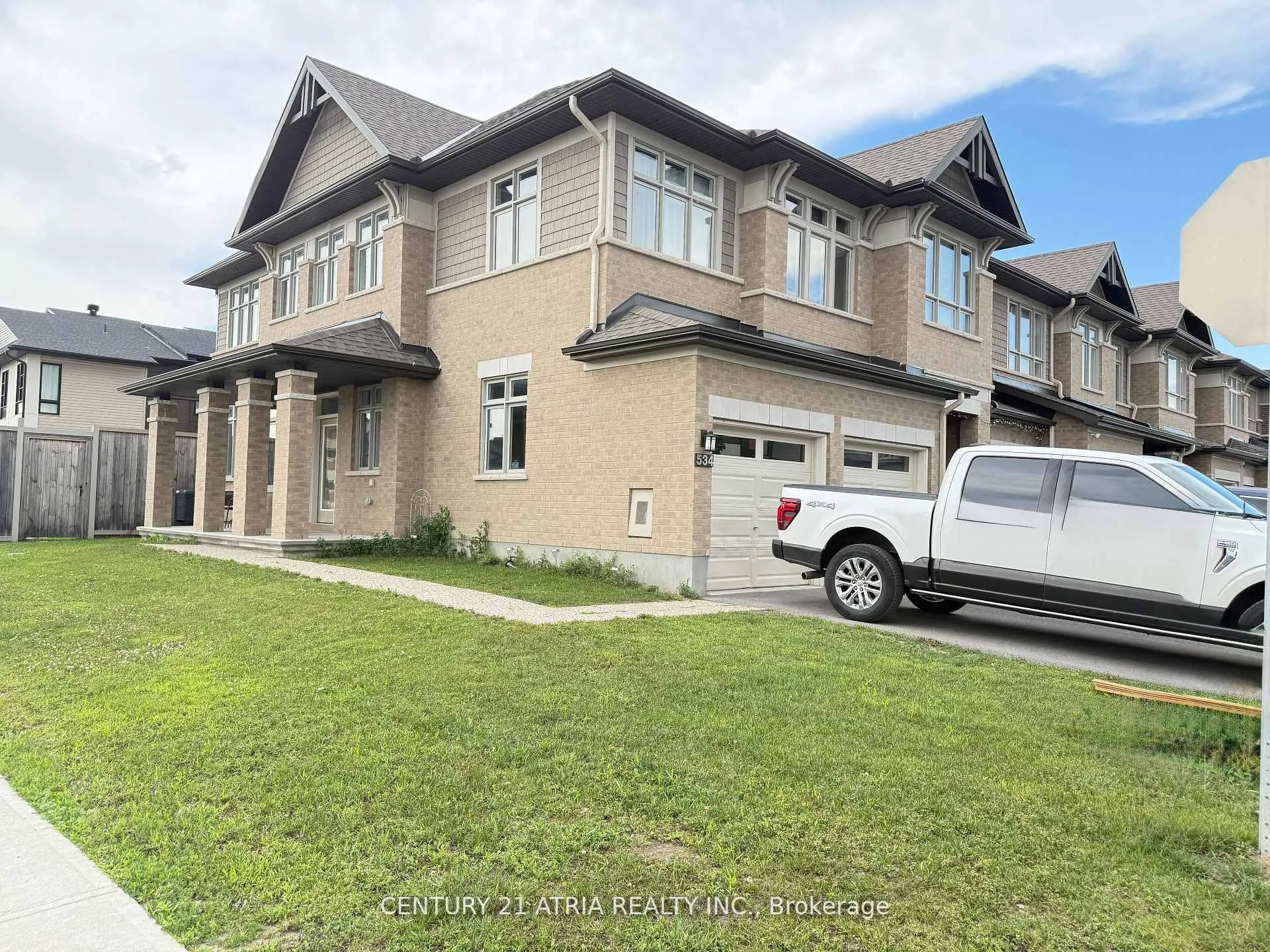 534 Triangle Street, ON K2S 1E7