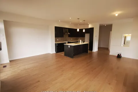 534 Triangle Street, ON K2S 1E7