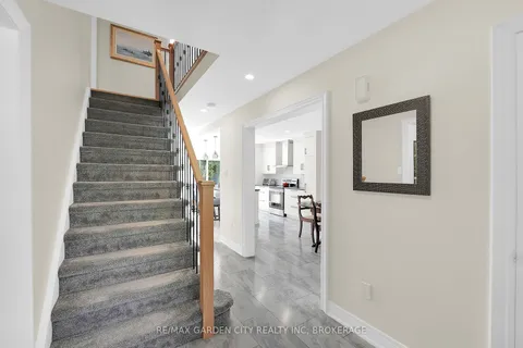 8 Steflar Street, ON L0S 1E4