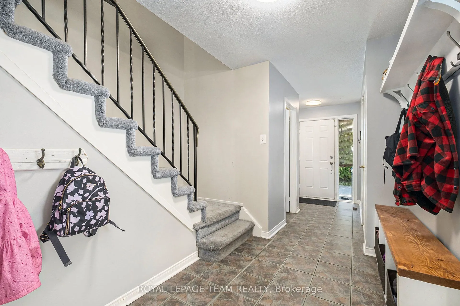 9 Glacier Street, ON K2J 2M7