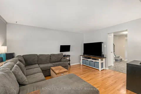 9 Glacier Street, ON K2J 2M7