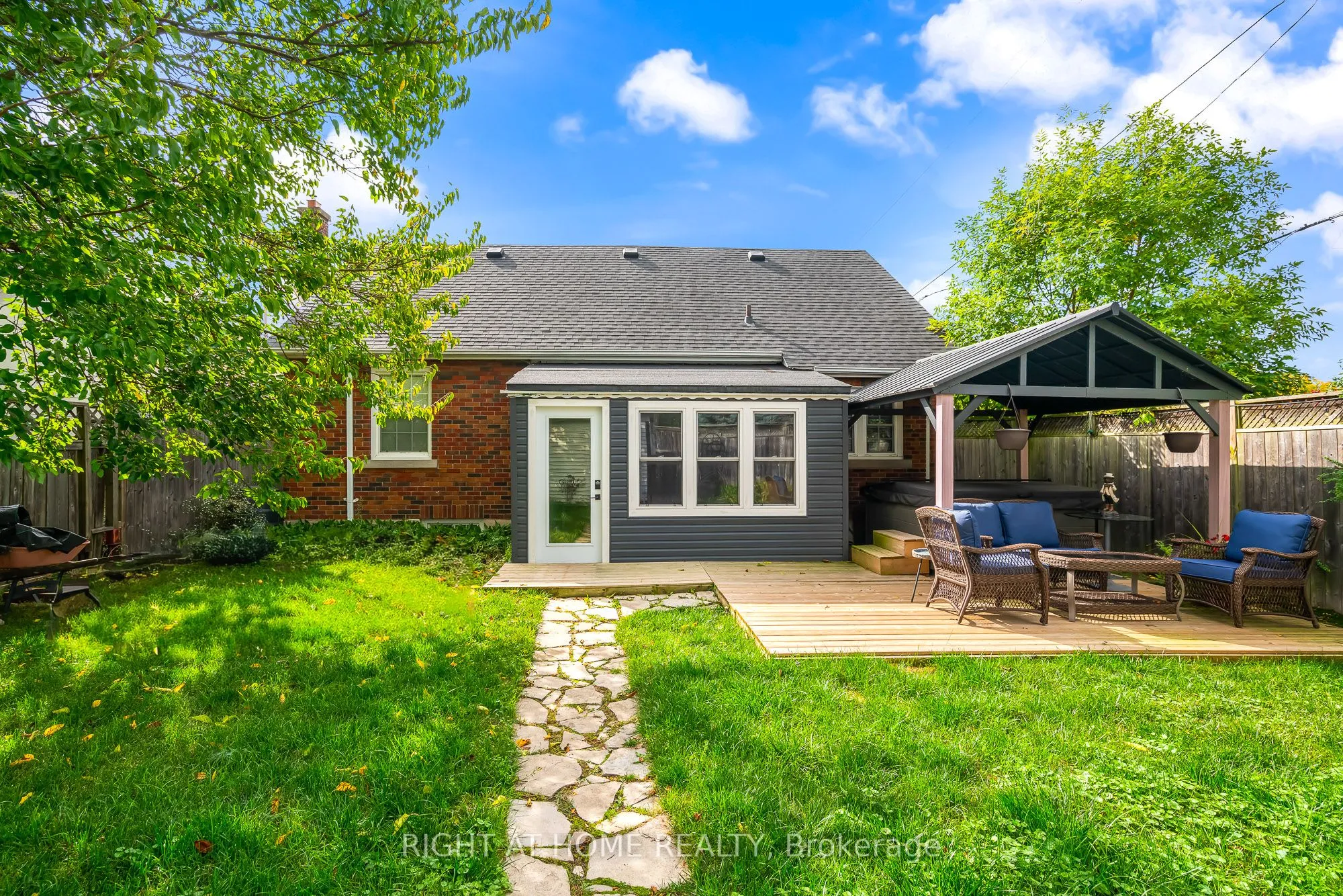 5201 Valley Way, ON L2E 1X3