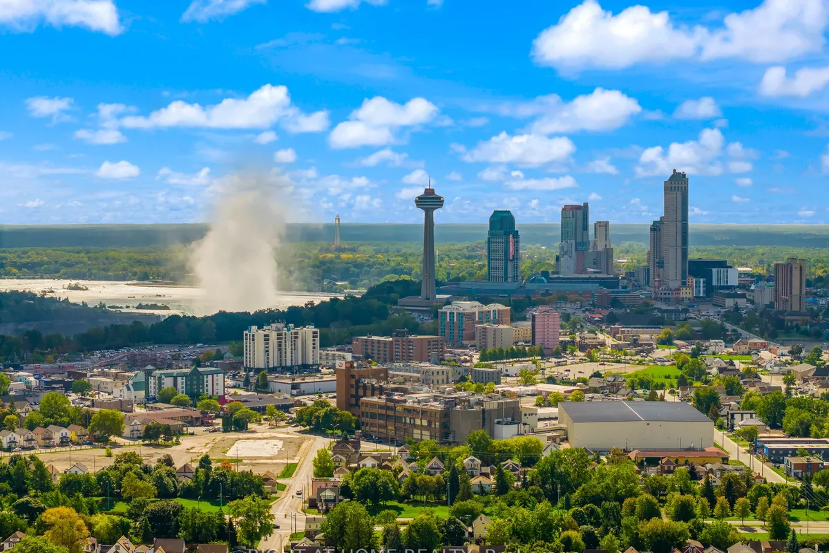 5201 Valley Way, ON L2E 1X3