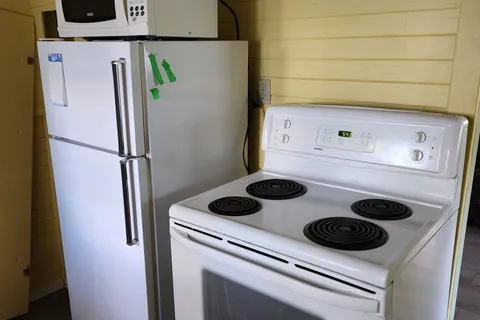 328 Erie Street, ON N5L 1E3