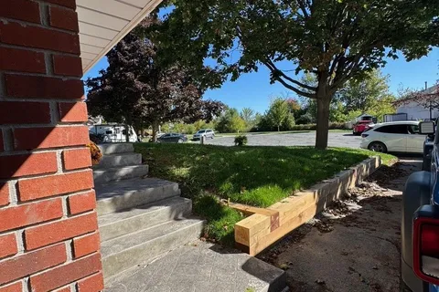 1999 Glenmead Road, ON K9L 1W6