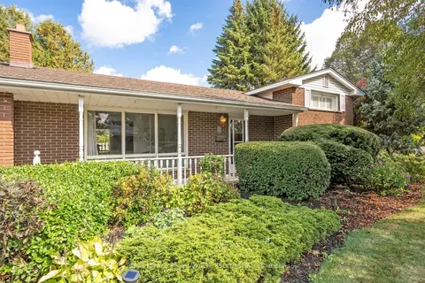 3 White Oaks Avenue, ON N3R 5N7