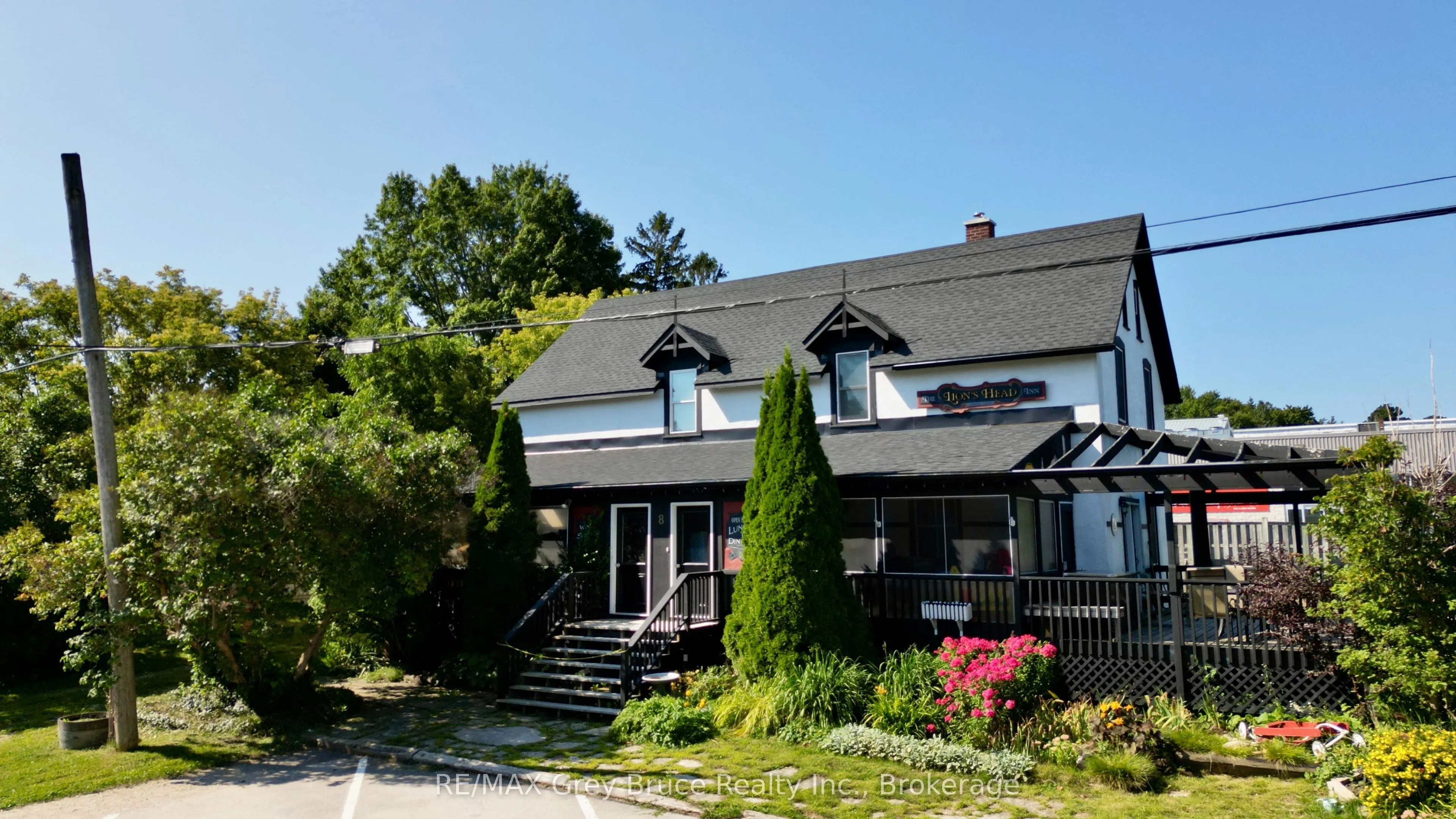 8 Helen Street, ON N0H 1W0